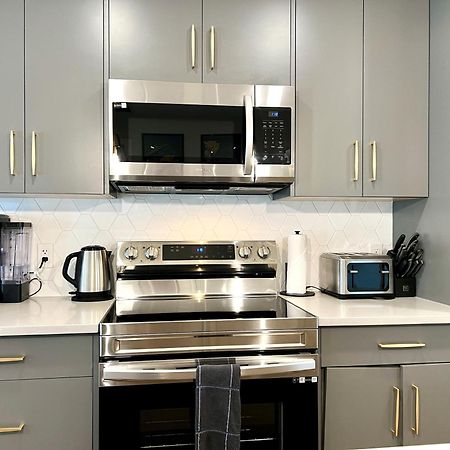Brand New 2Br Condo With Outdoor Swimming Pool And Hot Tub Canmore Kültér fotó