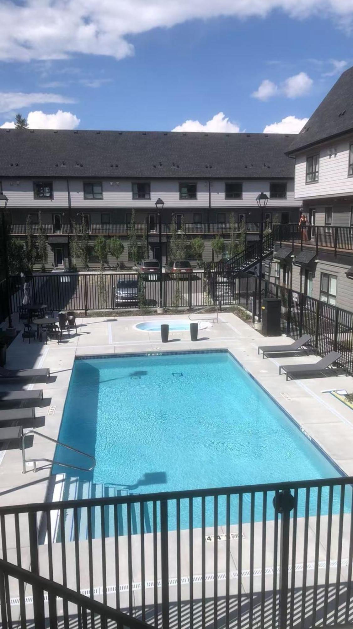 Brand New 2Br Condo With Outdoor Swimming Pool And Hot Tub Canmore Kültér fotó